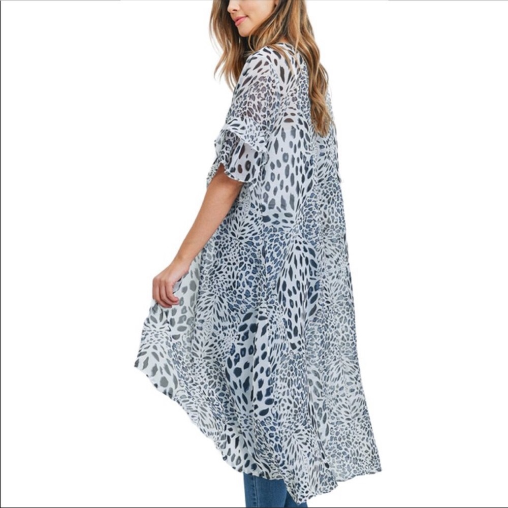 🌟HP 🌟 Leopard Print Ruffle Sleeve Kimono - Picture 5 of 7